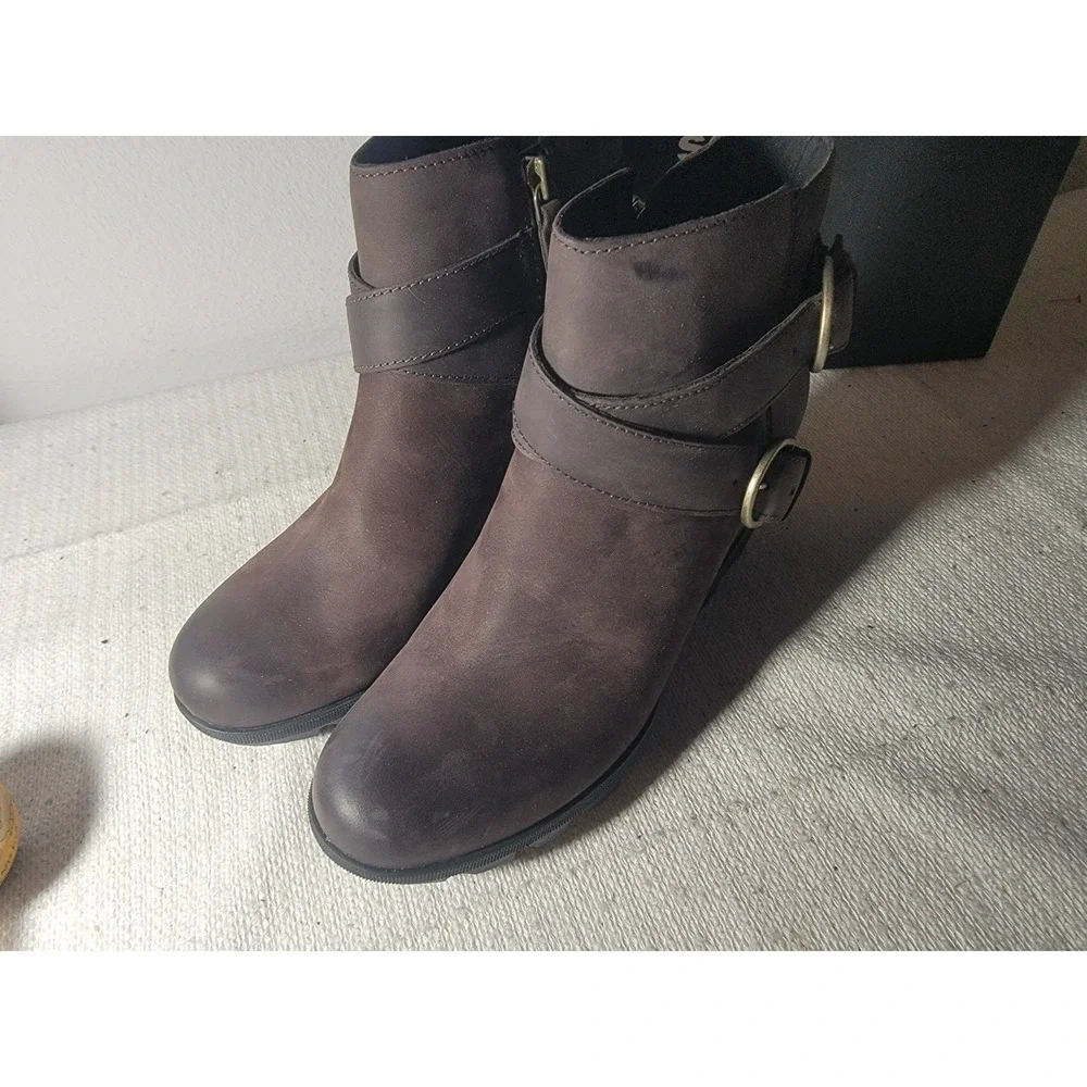 Sorel Joan of Arctic Wedge‎ II Buckle Boot 11 Blackened Brown Waterproof Leather